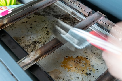Don’t forget to scrub the gas burner.