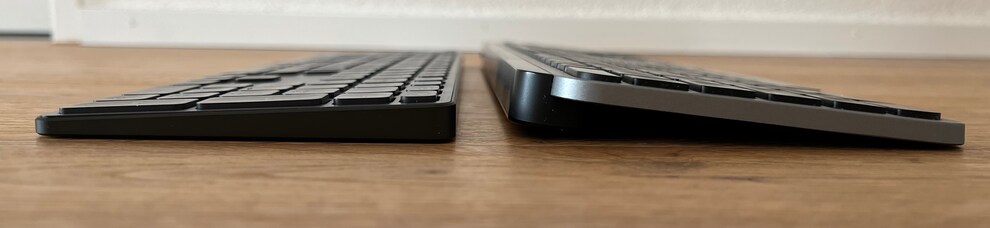 Side-by-side: when you compare the two, the Rapoo keyboard (left) is even flatter than Logitech’s MX Keys (right).