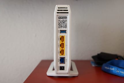 Anschlüsse auf der Rückseite der Fritzbox 4060.