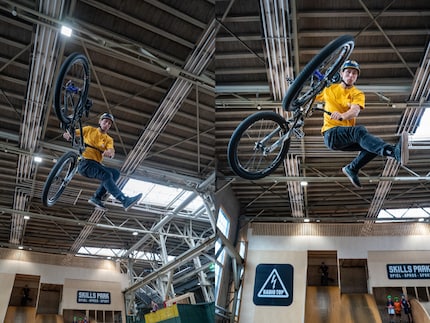Left: my photo. Right: the same jump captured by Mathias.