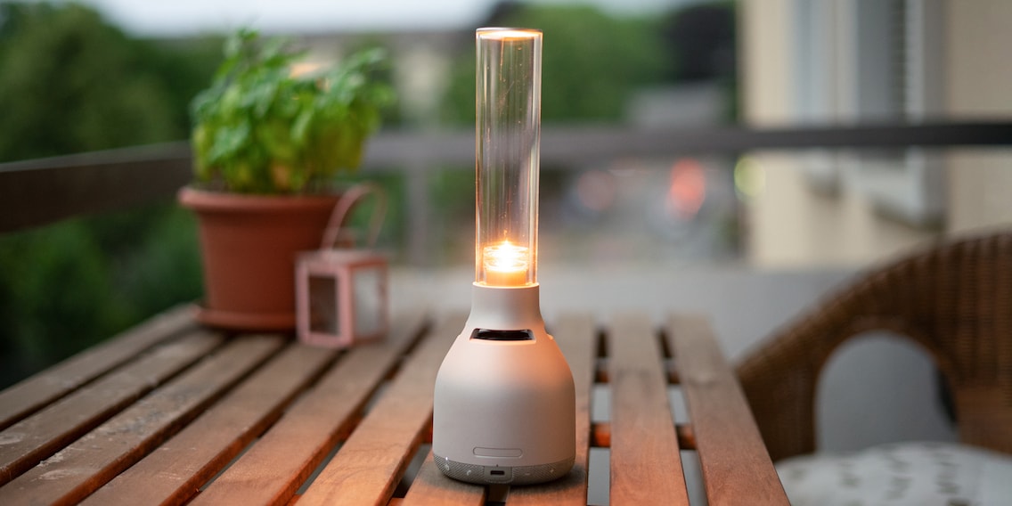 Sonys Lampentelefonierlautsprecher für laue Sommerabende