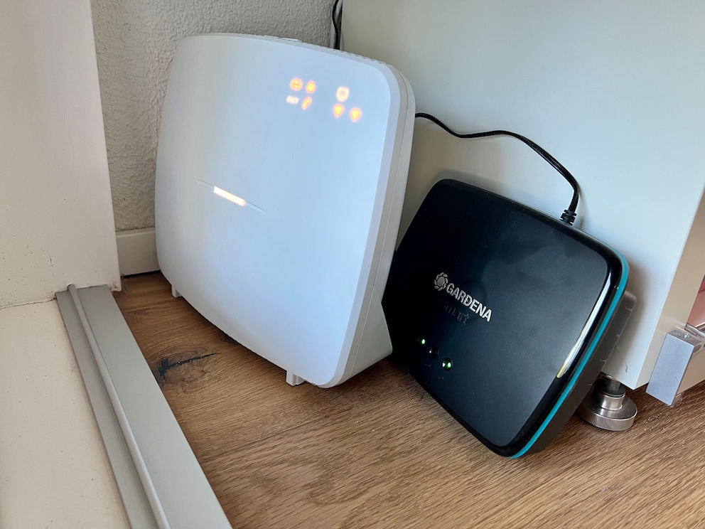 For the time being, the Gardena gateway sits next to my router.