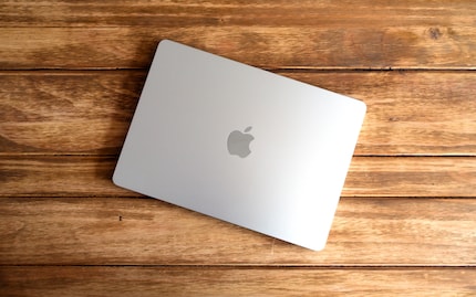 Das Apple-Logo misst nun in der Höhe 4,6 Zentimeter, davor waren es 3,9.