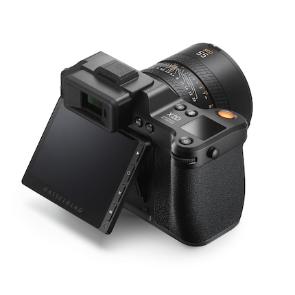 Die X2D hat ein klappbares Rück-Display und neu auch ein Top-Display.