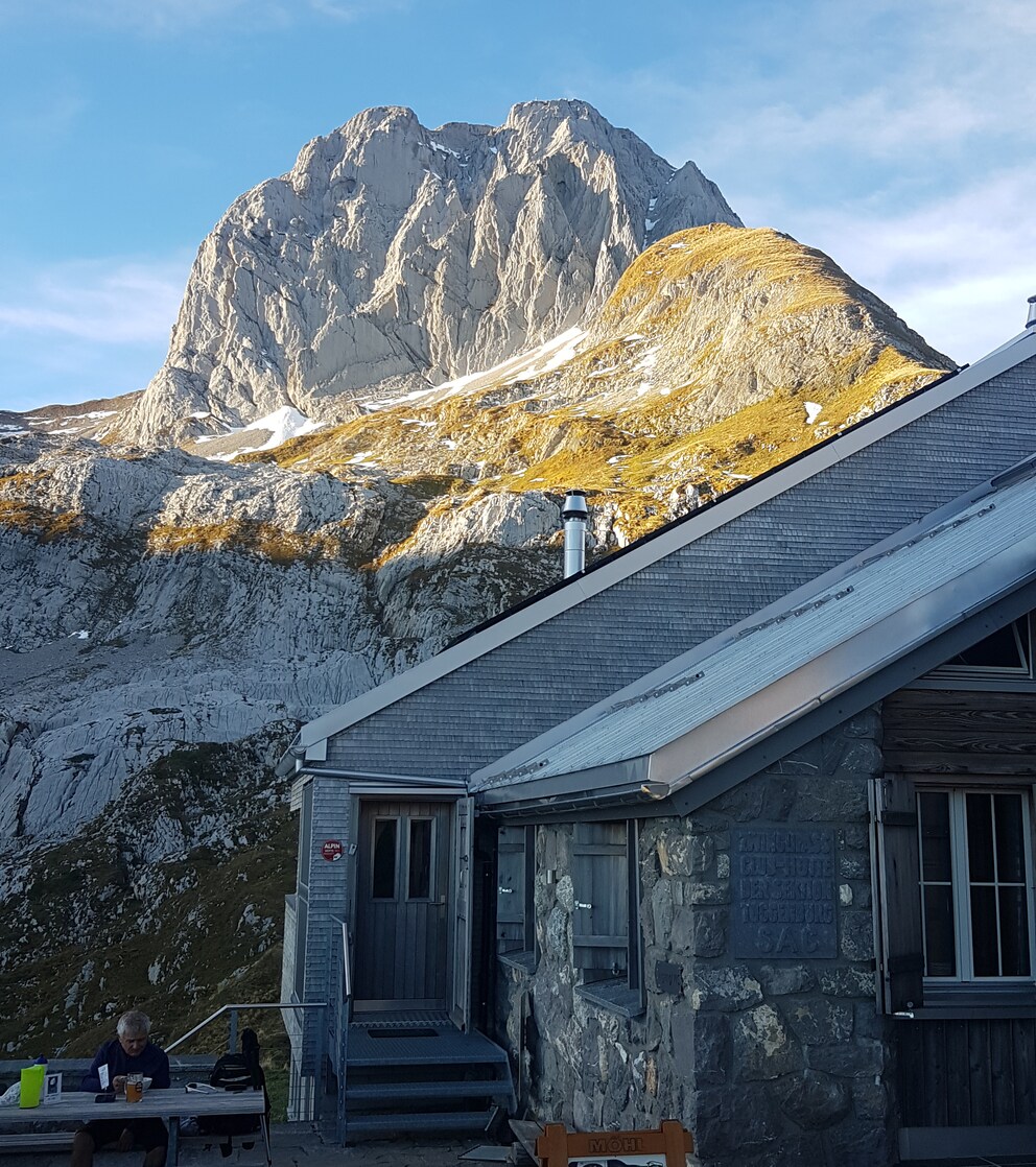 Abendstimmung auf der Zwinglipasshütte.