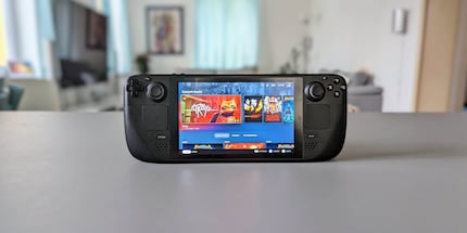 Play PC games on the go, without a clunky gamer laptop. The Steam Deck makes it all possible.