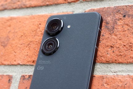 Die zwei Kameras auf der Rückseite des Zenfone 9.