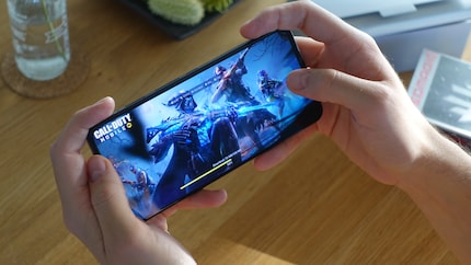 Wer auf Touch-Steuerung steht, wird Freude am grossen Display und den kapazitiven Schultertasten haben.