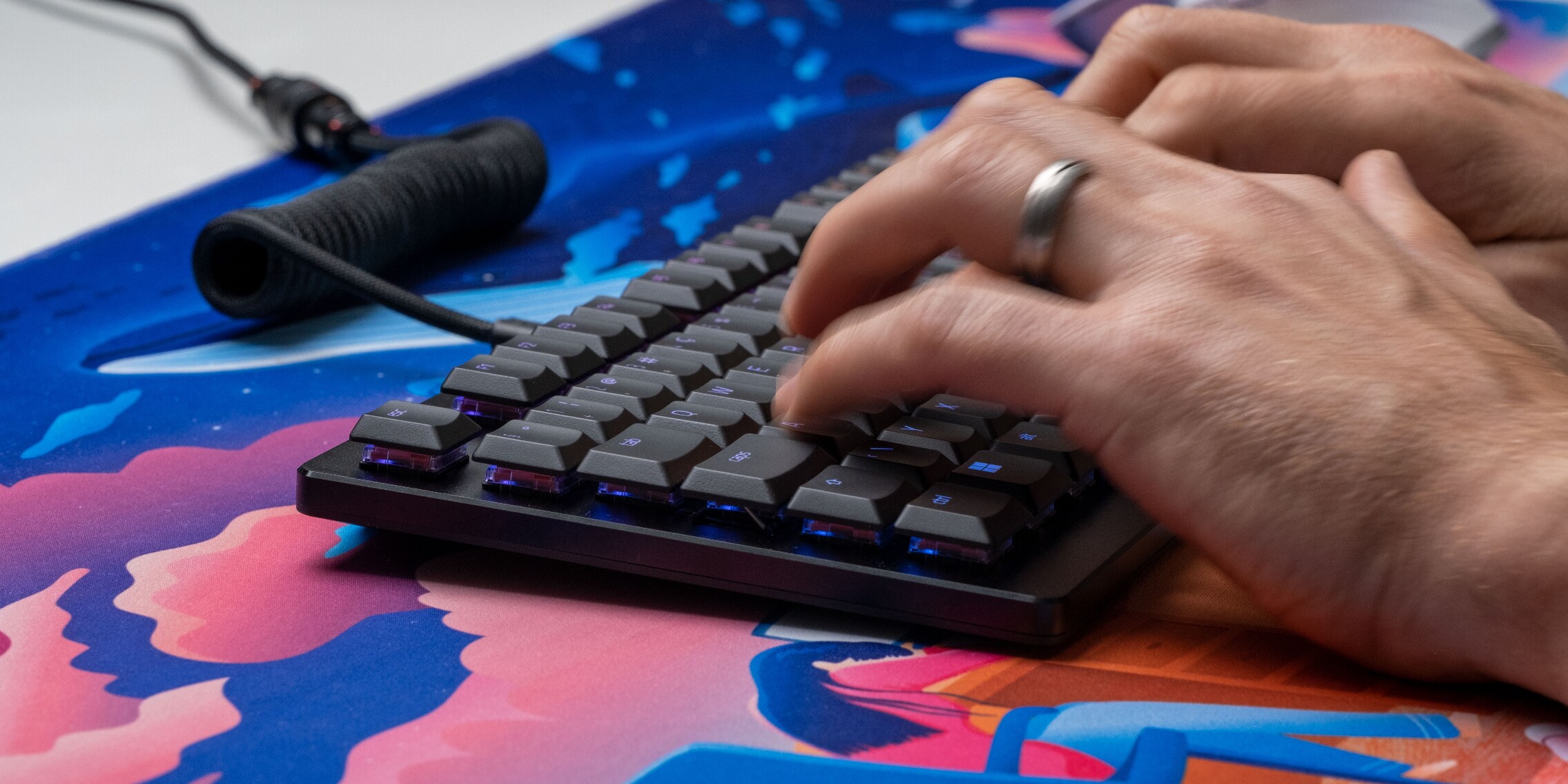 razer-deathstalker-v2-pro-tkl- 