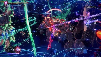 Theoretisch zeigt mir das Spiel mit visuellen Signalen, wann ich den finalen Schlag in einer Angriffskombo durchführen muss. In der Praxis erkenne ich oft nichts im Chaos.