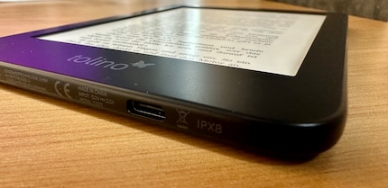 Unten ist der USB-C-Anschluss verbaut. Leider nicht ganz mittig, so dass ich das Ladekabel nicht blind einstecken kann.
