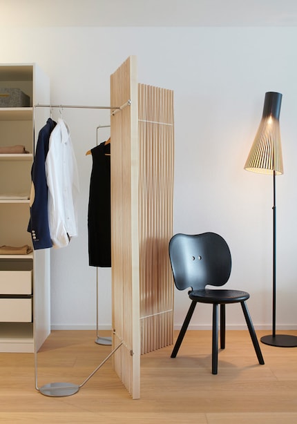 Dimensionen: 145 x 55 x 186 cm | Material: Esche | Foto: Röthlisberger