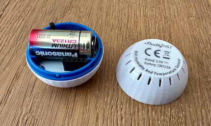 Der Sensor misst Luftfeuchtigkeit und Temperatur und stellt eine Wifi-Verbindung zum Heizlüfter her.