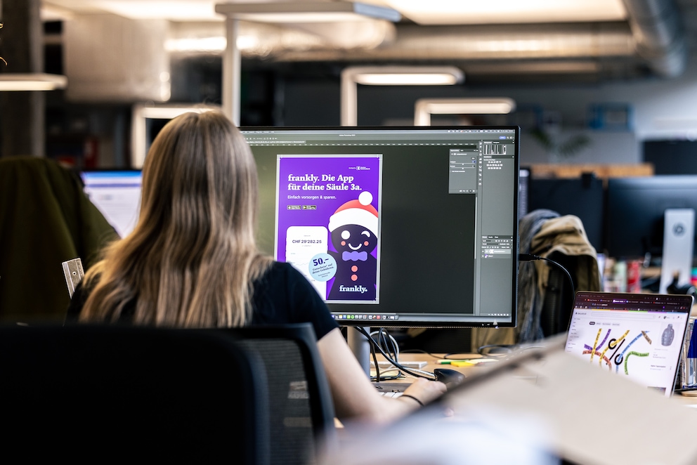 Schneller Schulterblick: So sieht die tägliche Arbeit bei der Galaxus Agency im Zürcher Office aus.