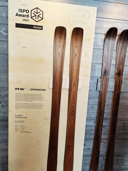 Pusu Loska Spinnova All-Mountain-Ski an der ISPO in München.