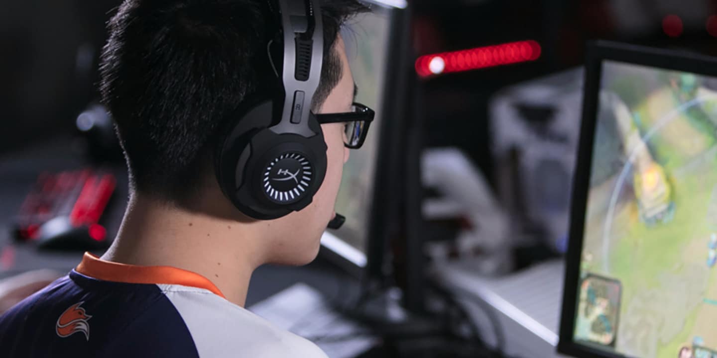 Wenns aus allen Richtungen ballert: Was taugt das HyperX-Surround-Headset?