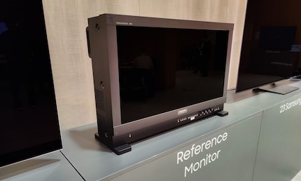 So sieht ein Referenzmonitor aus Hollywood aus: Klein, dick, 1500 Franken pro Zoll teuer und mit einem riesengrossen Stromverbrauch. Leider durfte ich kein Foto in eingeschaltetem Zustand machen.