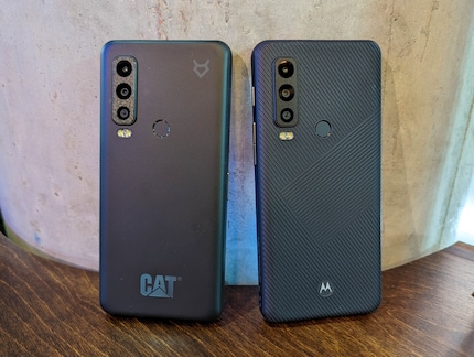 Cat S75 und Motorola Defy 2 - die robusten Outdoor-Smartphones haben eine Satellitenanbindung an Bord.