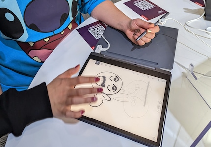 Der Stift lässt sich bei Nichtgebrauch gut im Fach verstauen.