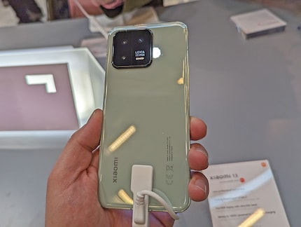 Das aktuelle Xiaomi 13, hier mit regulärem Lithium-Ionen-Akku, hat eine Laborvariante mit Festkörperakku.