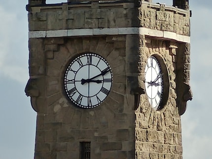 The 20x zoom in action.