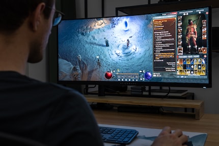 Im abgedunkelten Zimmer sind die QD-OLEDS das Nonplusultra für Gaming.