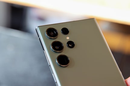 Vier Kameras befinden sich auf der Rückseite des Galaxy S23 Ultra.