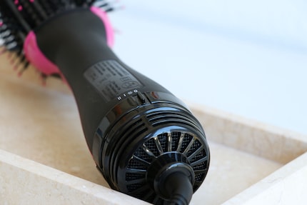 Am Regler des «One-Step Volumisers» von Revlon lassen sich drei Stufen einstellen.
