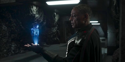 Moff Gideon is once again the master puppeteer.