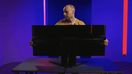 So sieht es aus, wenn ich den Corsair Xeneon Flex verbiege.