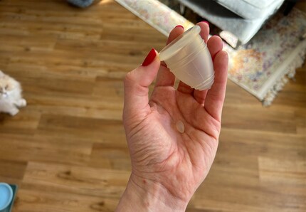 Pfropfen und Cup gehen nun getrennte Wege.