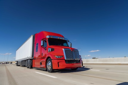 So sehen US-Trucks moderner Art aus: der Western Star 75X von Daimler Trucks.