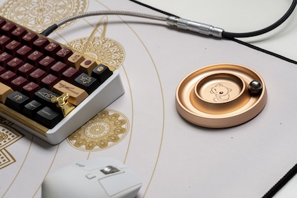 Zu meiner Tastatur mit Fidget Spinner gesellt sich mit dem Play Tray ein weiteres Fidget Toy.