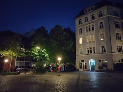 Main camera, Automatic.
