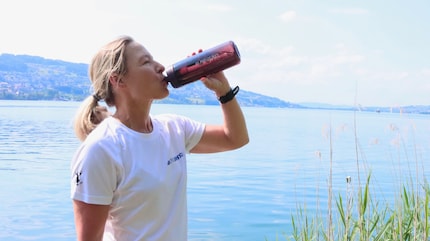 Drinking from the lake: the membrane filter retains bacteria and microplastics.