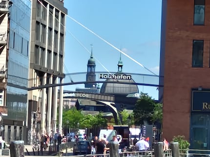 Der zehnfache Zoom lohnt sich nicht.
