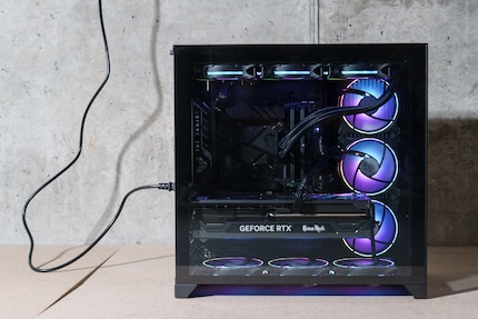 Mein Test-PC ist gross und leuchtet – quasi die Antithese zum Mac Studio.