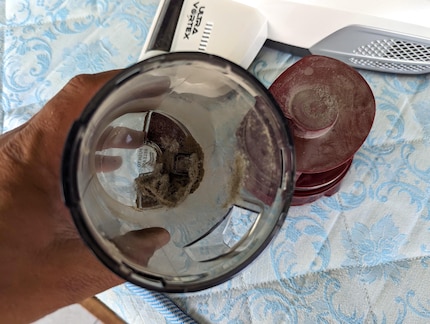The dust container can be washed out, as can the filter.