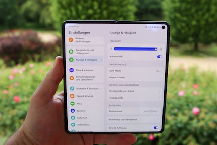 Die Einstellungen passen sich an das große Display an.