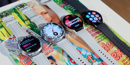 Links beide Größen der Watch 6 Classic, rechts daneben die zwei Varianten der Watch 6.