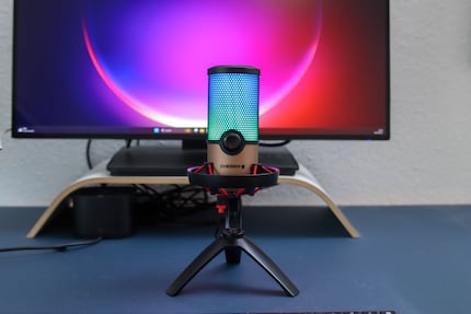 Auf Fotos sieht die RGB-Beleuchtung schick aus, vor meinen Augen stört sie mich.