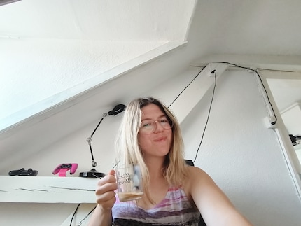 So stellt mich das OnePlus Pad bei Videocalls dar. Das Bild ist gerade noch okay. Hören kann mich mein Gegenüber gut.