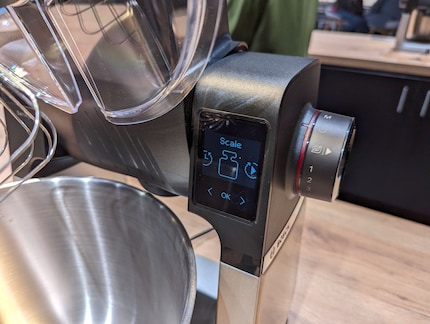 Über den Touchscreen lässt sich die Maschine genau einstellen.