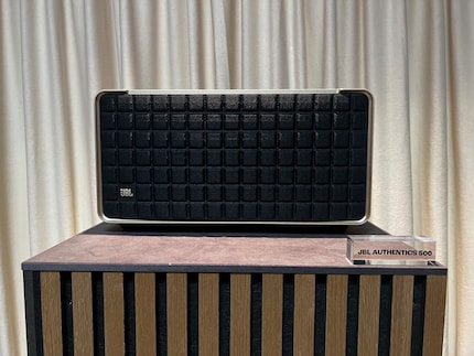 Die 500er-Version beherrscht als einzige Dolby Atmos.