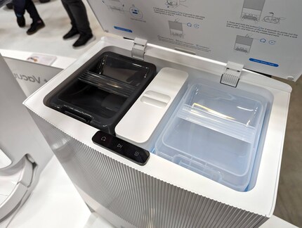 The base station is huge, but it also has plenty of space for dust and waste water.