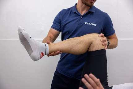 A few movements are enough for the specialist to spot my physical deficits.
