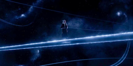 Ahsoka befindet sich in der Welt zwischen den Welten. Warum und wie sie dahin gelangt ist, bleibt vorerst unbeantwortet.
