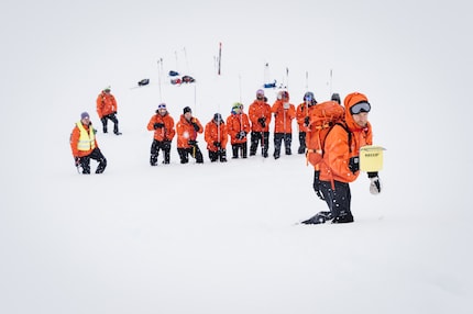 Even if a missing person isn’t carrying an avalanche transceiver, the detector can find them if they’re wearing clothing fitted with a Recco reflector.
