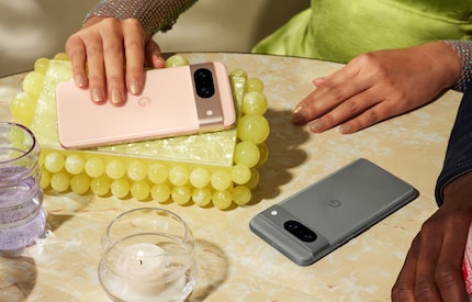 The Google Pixel 8 is available in pink and grey.