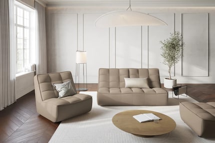 The Togo from Ligne Roset impresses as a soloist or group. The Seventies quotes also take on this characteristic.